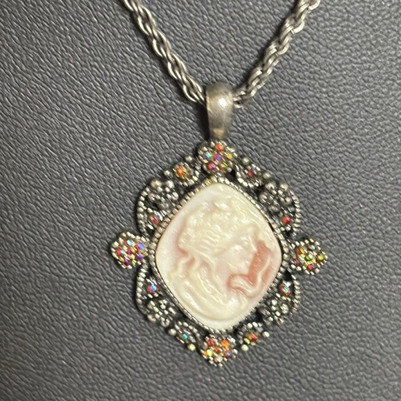 Cameo Necklace Earrings Jewelry Set​ - Picture 2 of 11